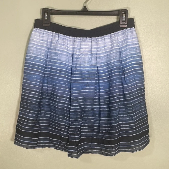 VINCE. Silk Pleated Striped Ombre Blue Mini Skirt Small NWT - Picture 5 of 10